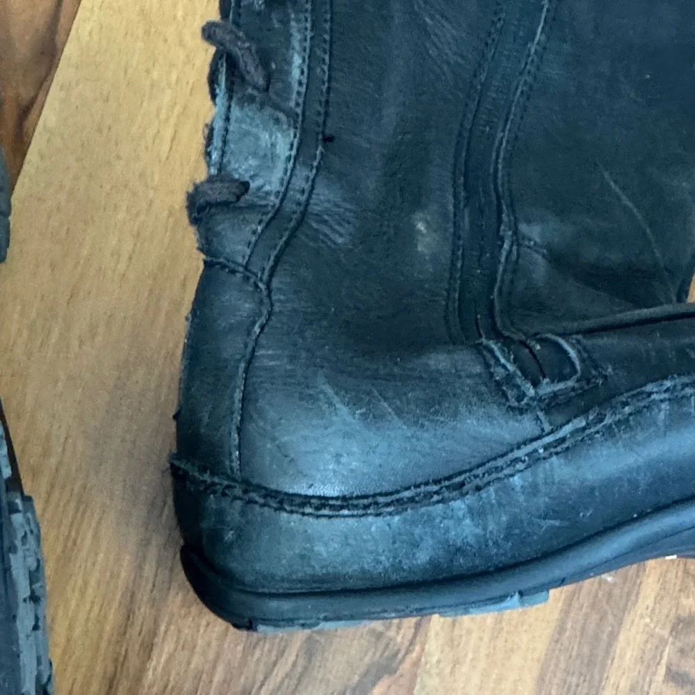The North Face Janey ll snow Boots size US 9